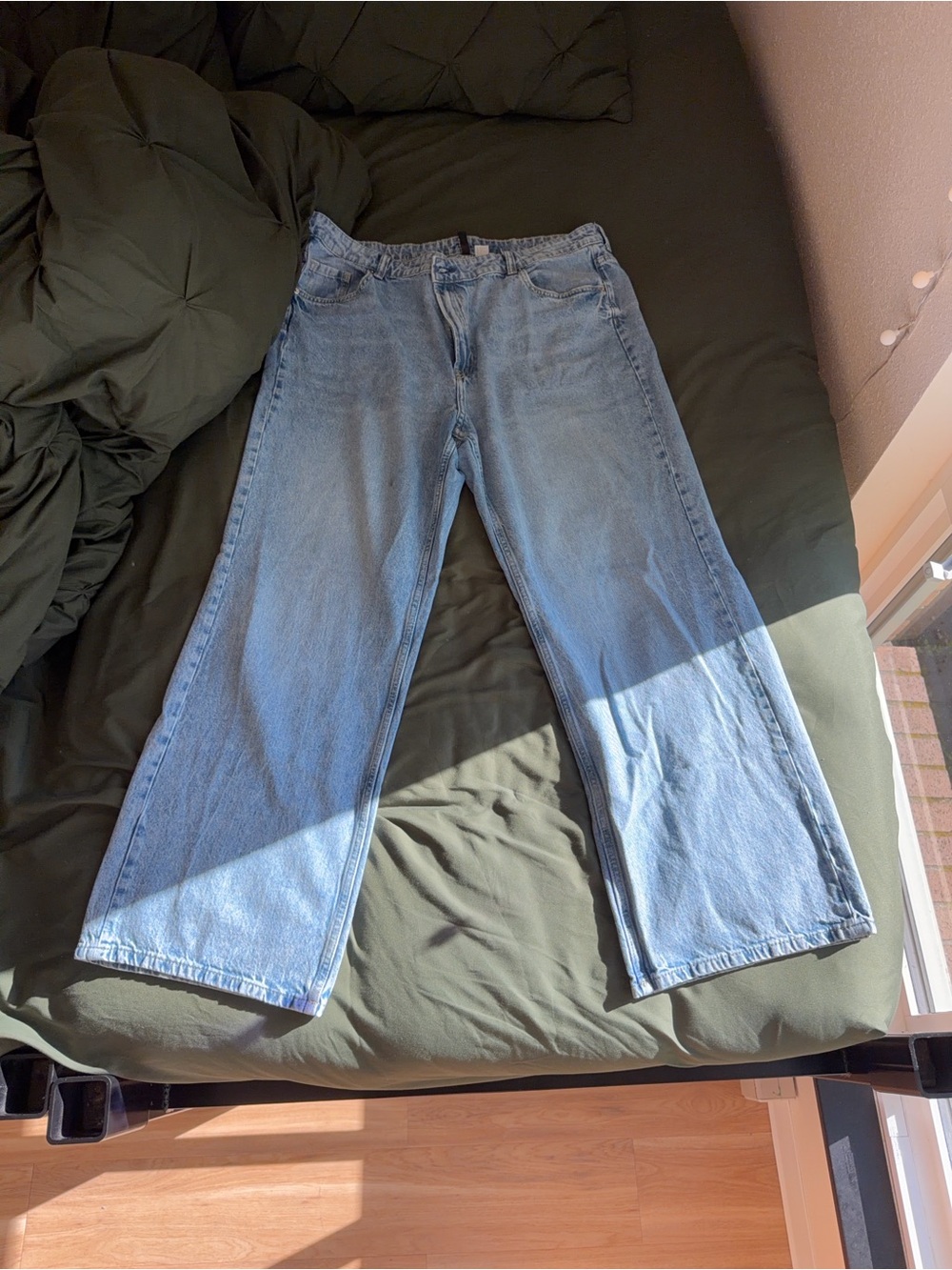 Light Wash Baggy Jeans